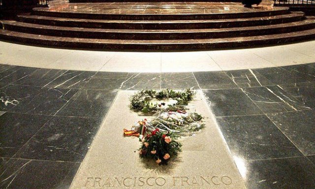Tumba de Franco en el Valle de los Caídos Tumba de Franco en el Valle de los Caídos