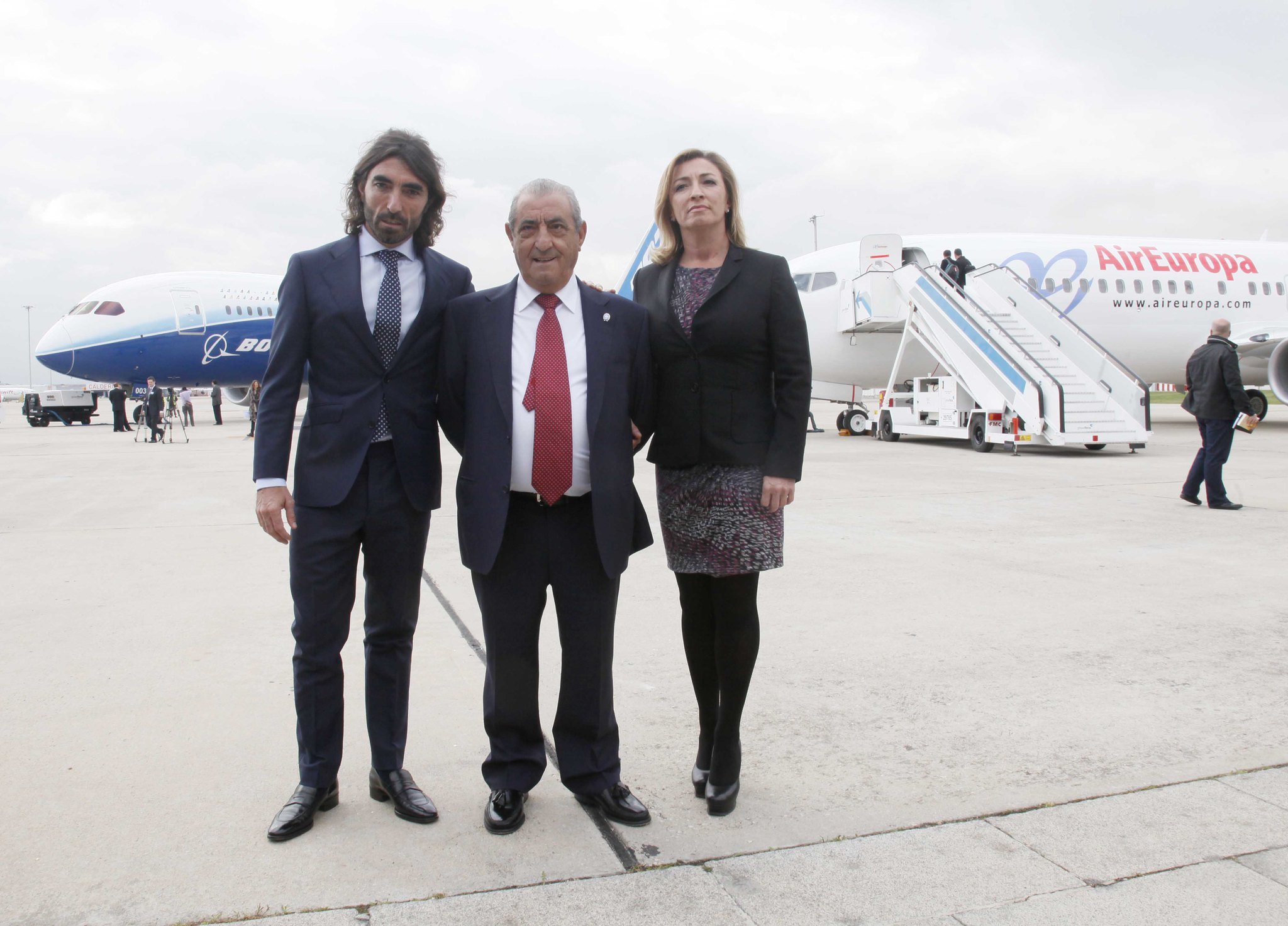 La familia Hidalgo, aún bajo lupa, sobre todo por Javier Hidalgo y su padre, Juan José Hidalgo ('Pepe Aviones'),... más que por sus hermanas (María José y Cristina -esta última no aparece en la foto-) / Foto: Pablo Moreno