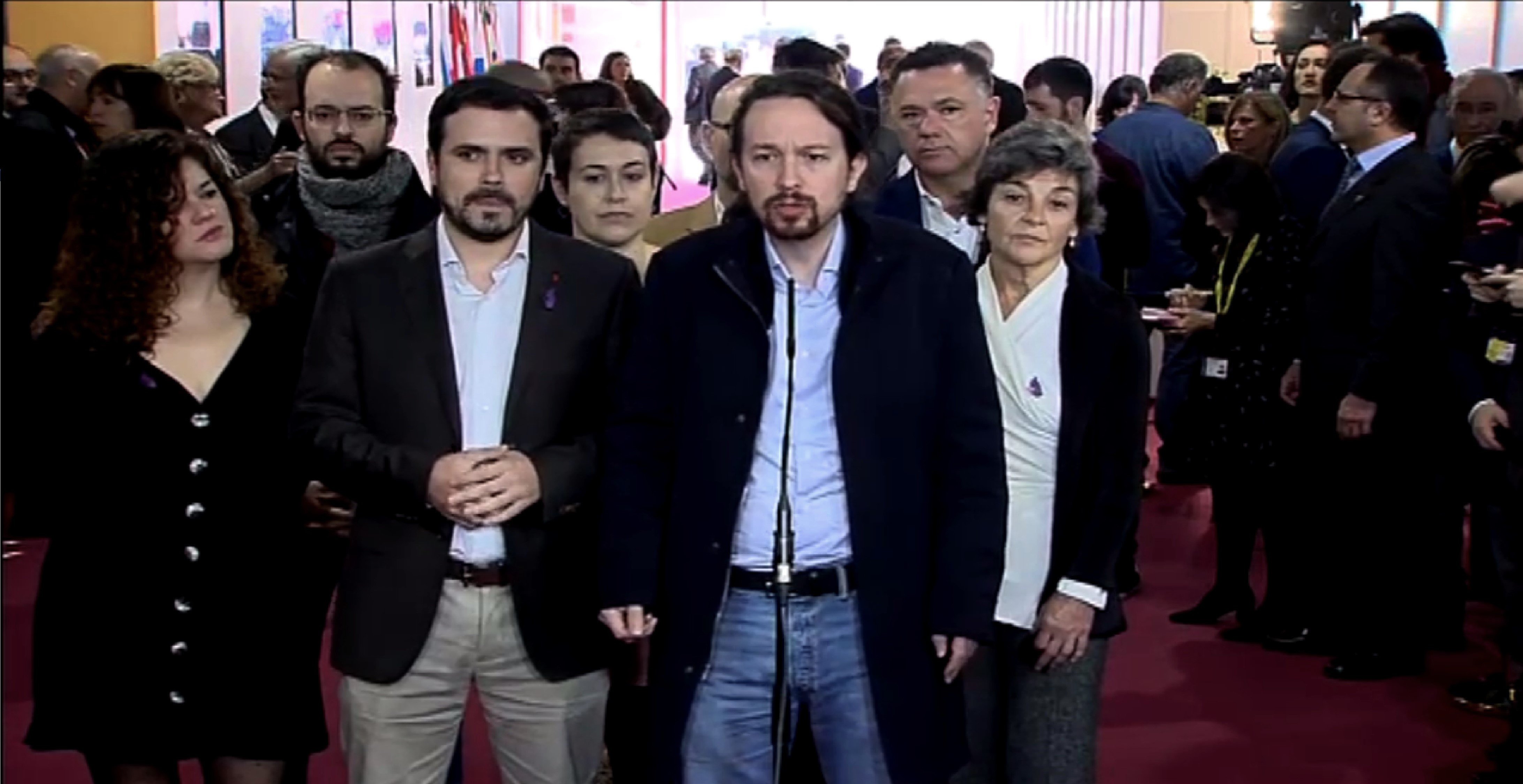 Pablo Iglesias hablando a los medios el día del aniversario de la Constitución