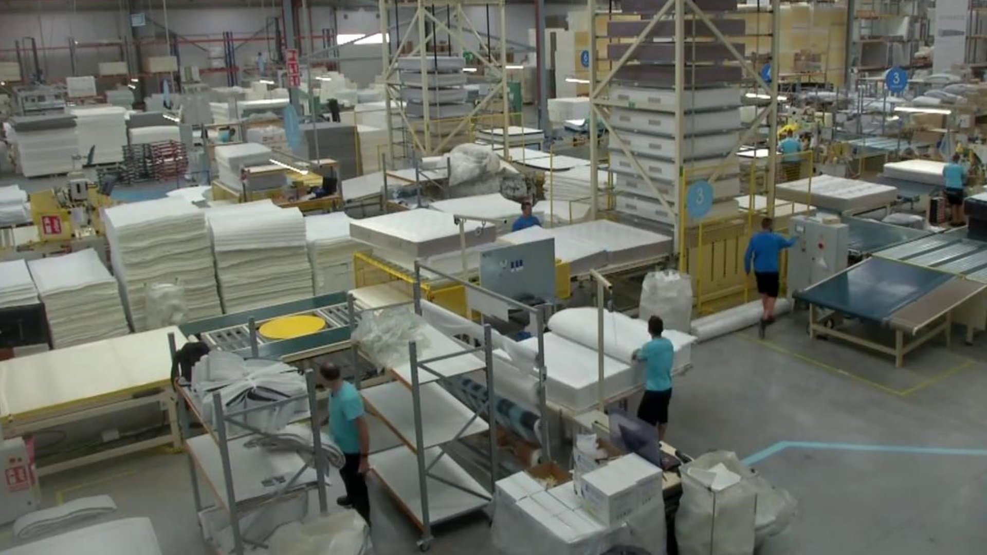 La industria no levanta cabeza: cae un 2% en noviembre en tasa anual y lleva once meses a la baja