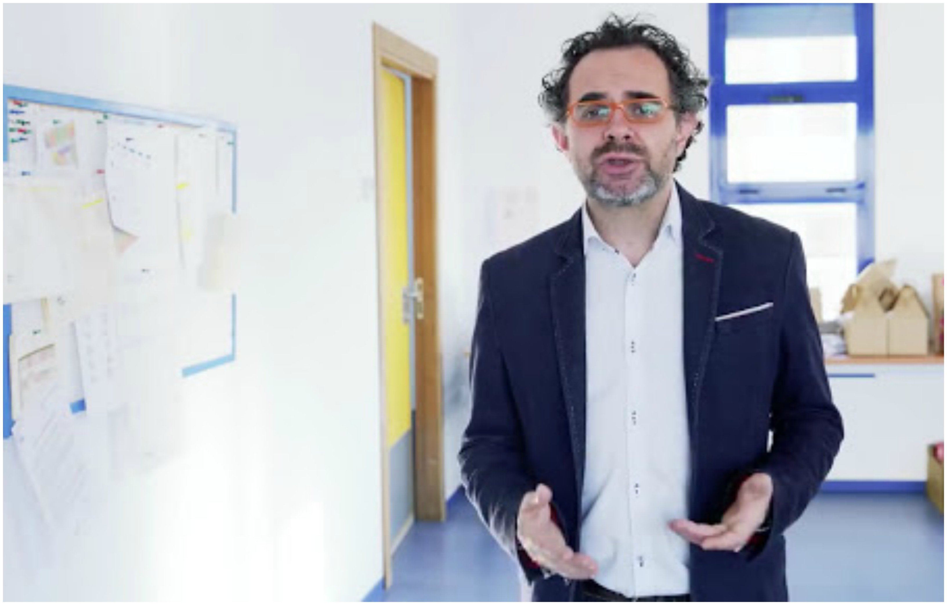 'Mago More', padre de un niño con discapacidad: "Si el PSOE cierra los coles de educación especial echaros a temblar porque nadie hará caso a vuestros hijos"